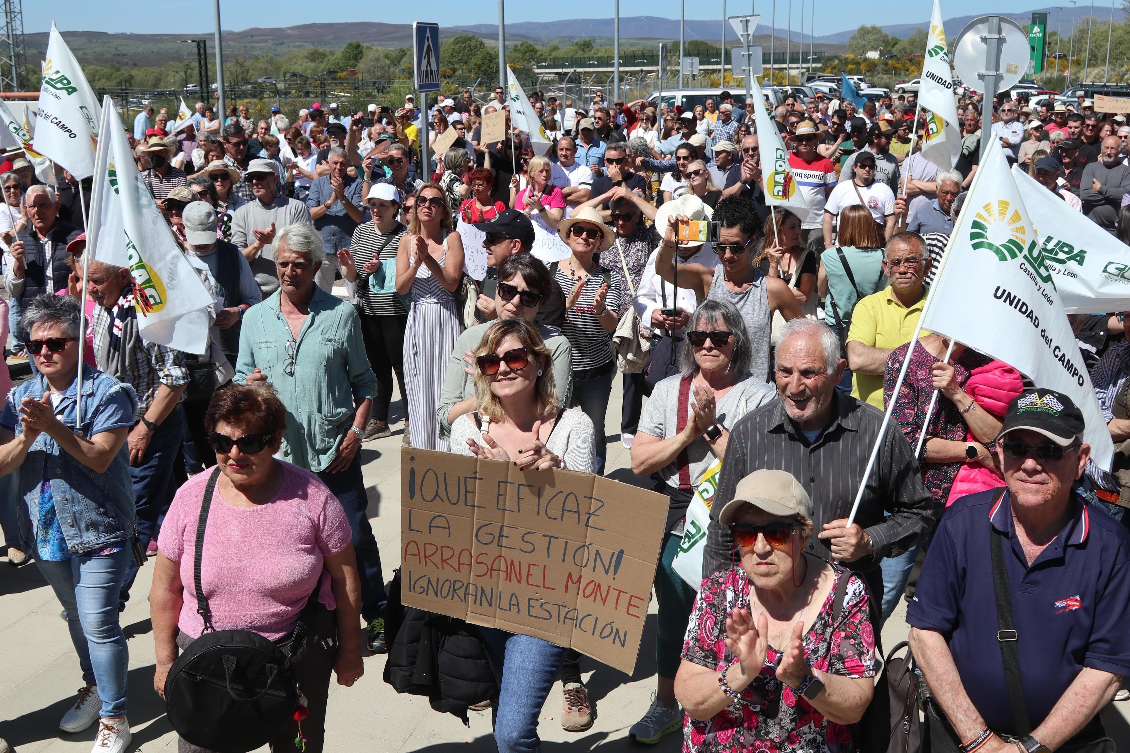 Protesta en Sanabria contra la supresión de trenes Fotos: ICAL