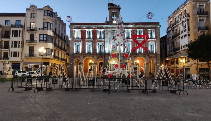 La iluminación navideña en la Plaza Mayor de Zamora
