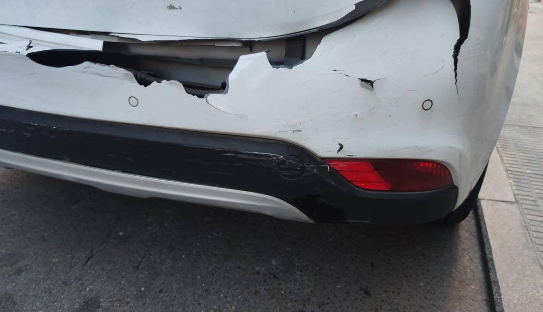 Solicita colaboración ciudadana tras recibir daños en su vehículo estacionado en Zamora