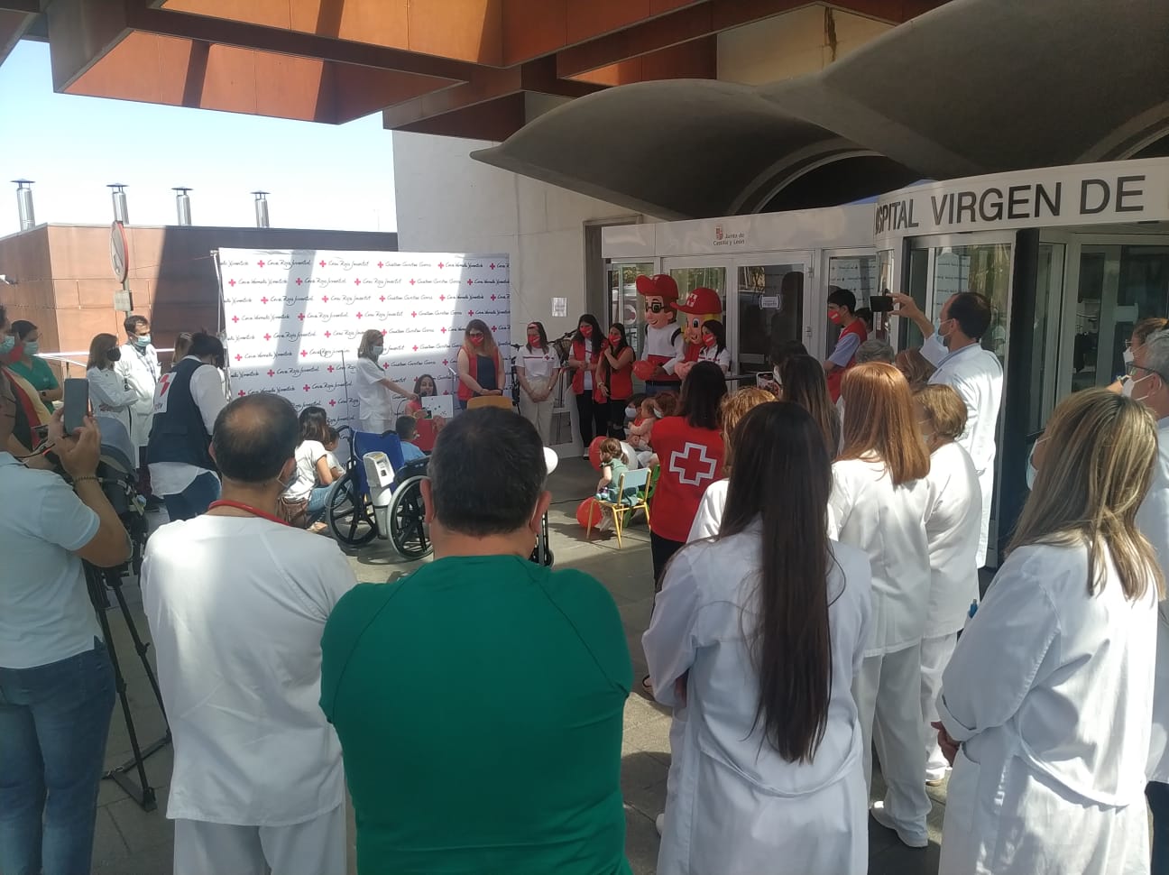 Los niños del hospital Virgen de la Concha participan en la actividad (1)