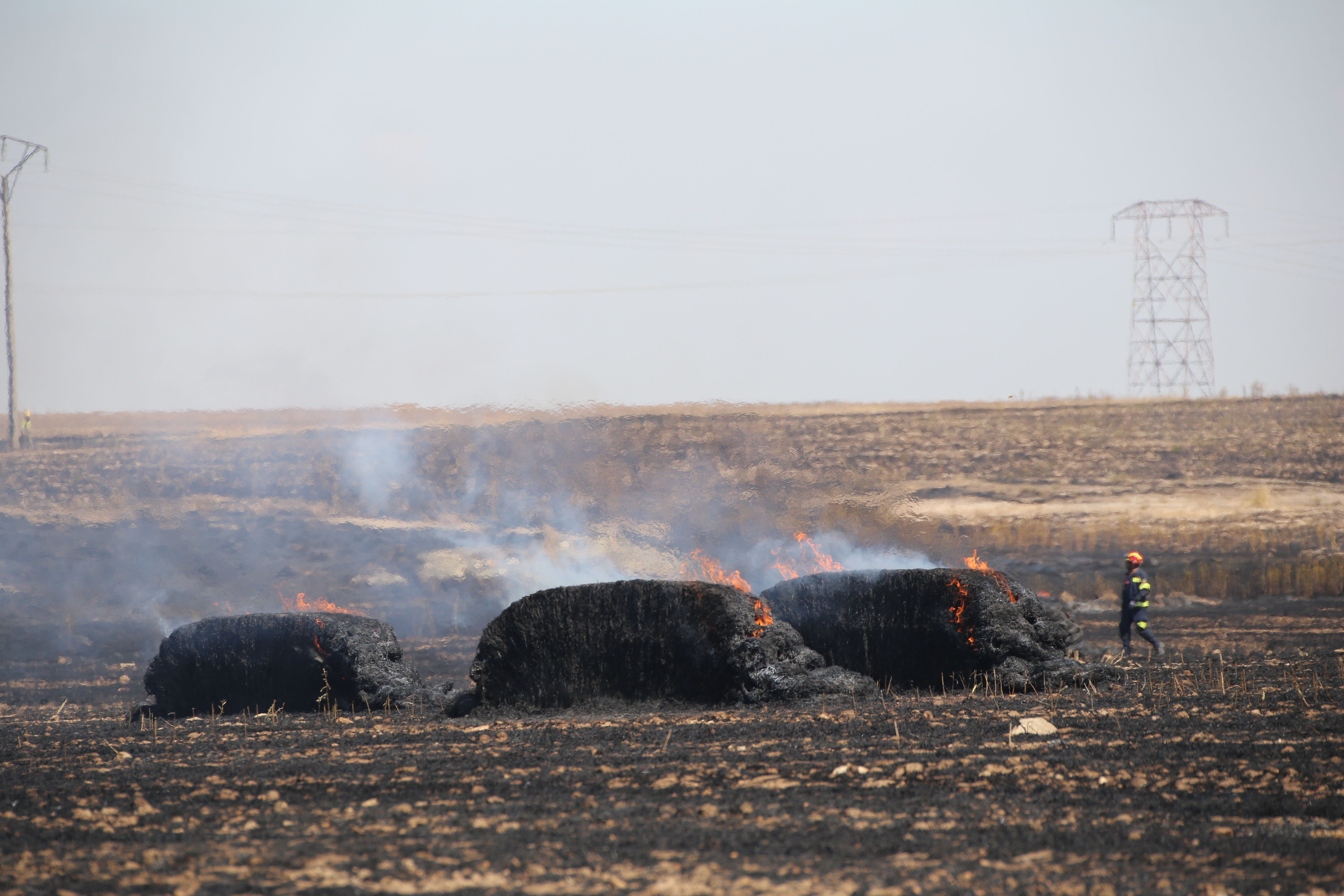 Incendio entre Muelas del Pan y Villaseco. Foto JL Leal ICAL (5)