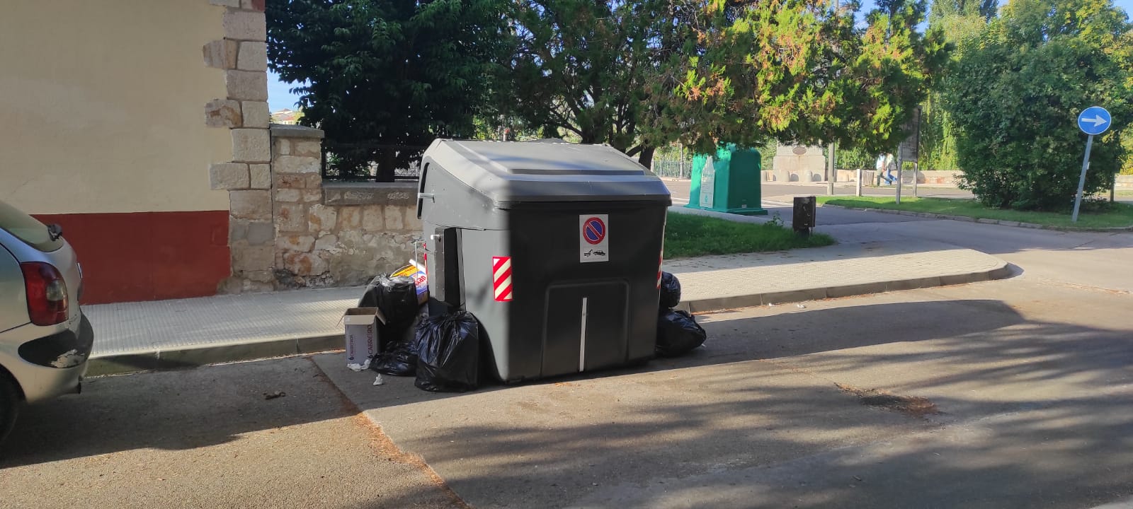 Contenedor de basura en la Plaza de Belén