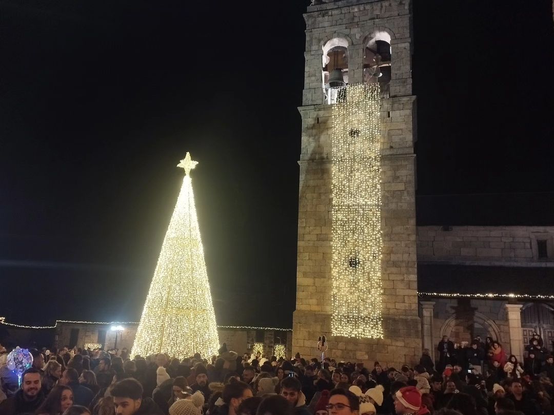 Encendido de la iluminación navideña en Puebla de Sanabria 2