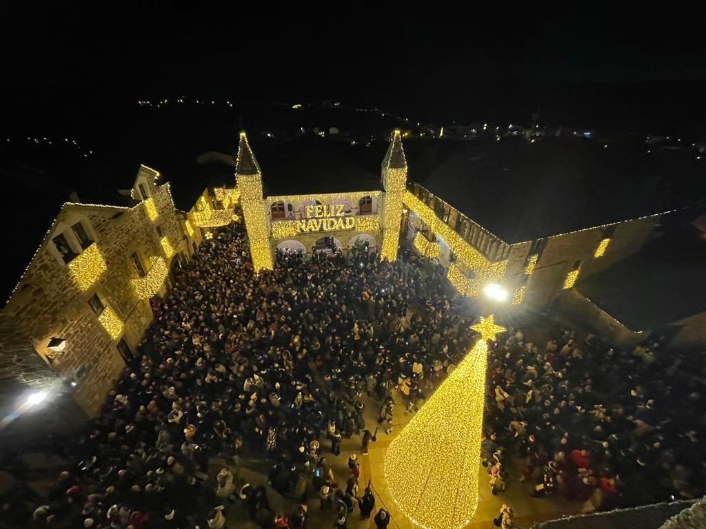 Encendido de la iluminación navideña en Puebla de Sanabria 4