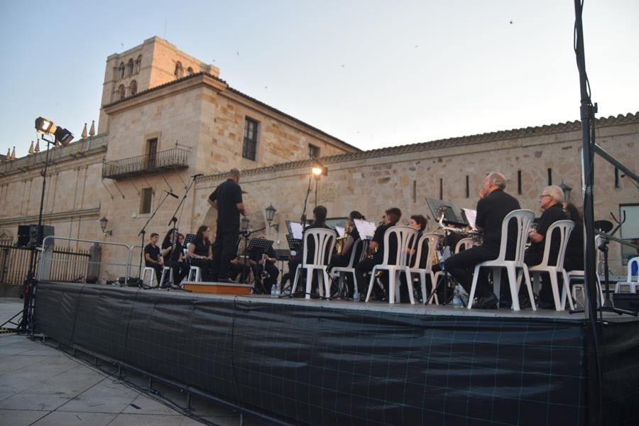  Banda de Música Maestro Nacor 2018 catedral (38) 